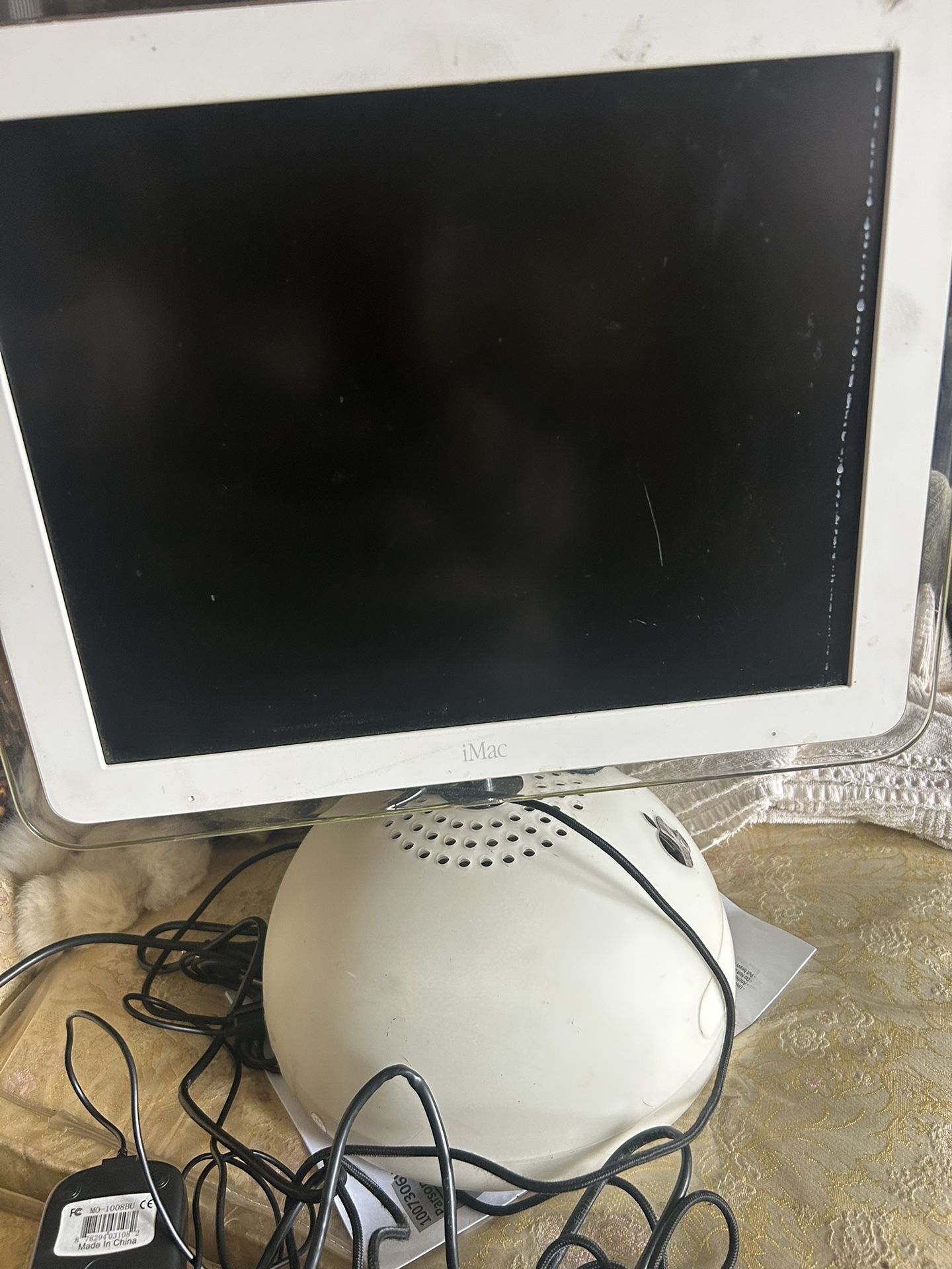 Apple Computer Monitor 2002 Works Great