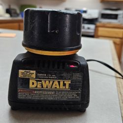 Dewalt 18v Charger and Battery 