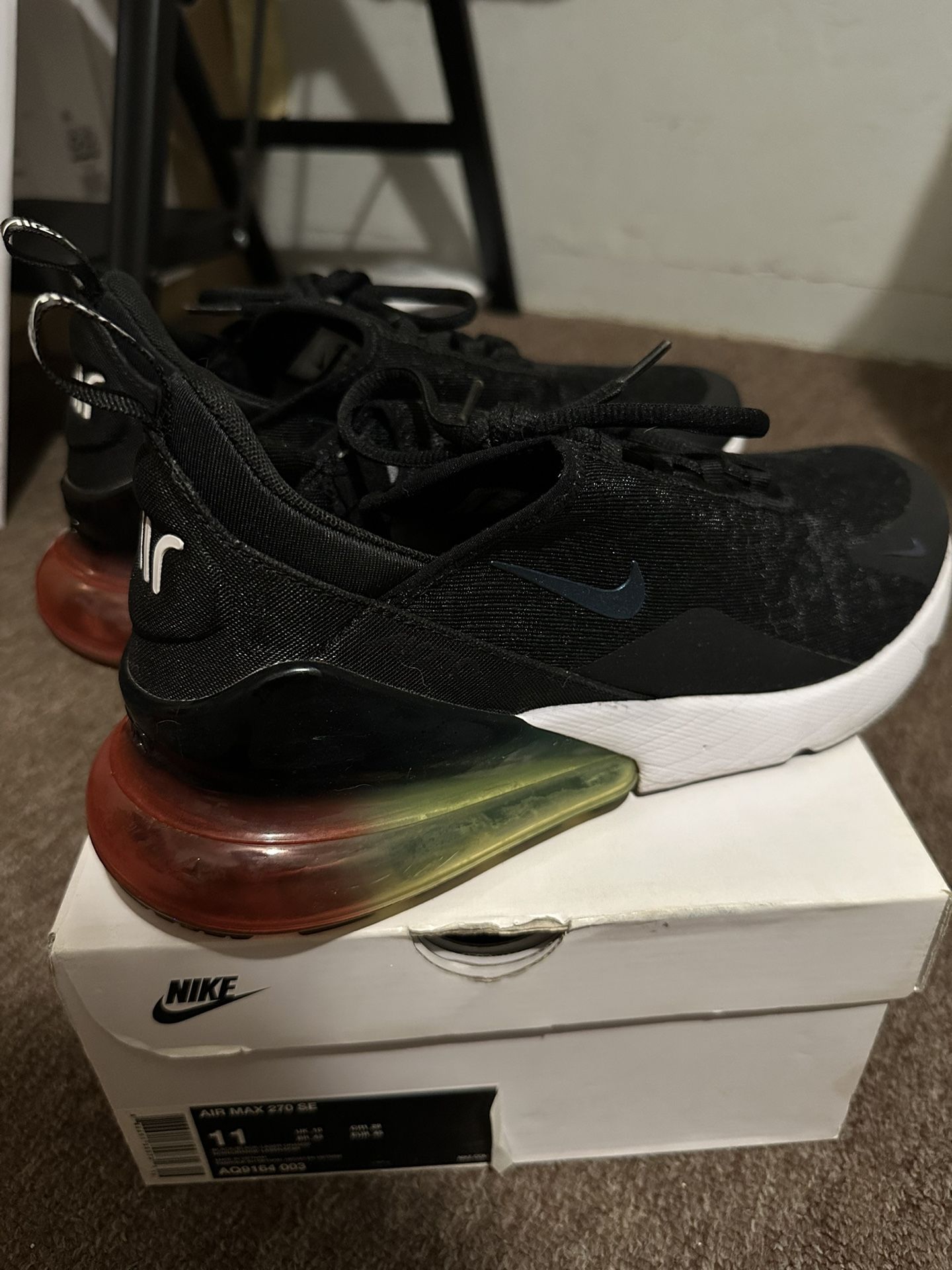 Air Max 270 SIZE 11