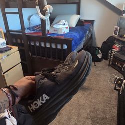 Hokas