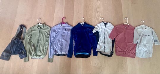 High-quality women's cycling jerseys and bibs