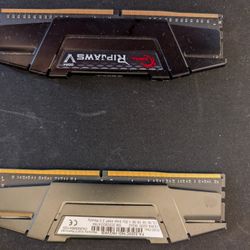 G.Skill Ripjaws DDR4-3200 16GB (2x8GB)