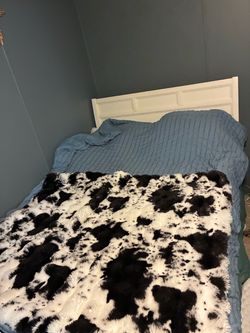 Full size bed