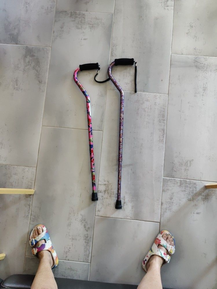 2 Walking Canes, Telescoping ,Padded Grip