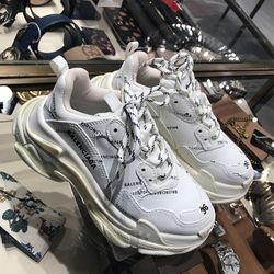 Balenciaga Triple S Sneaker 6