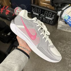 BRAND NEW NIKE SABRINA 2 Lily Size 11 Men