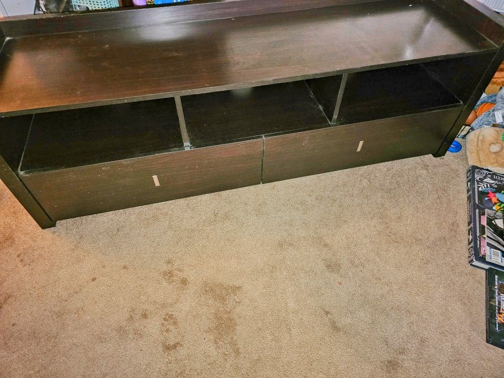 Entertainment Center/TV Stand
