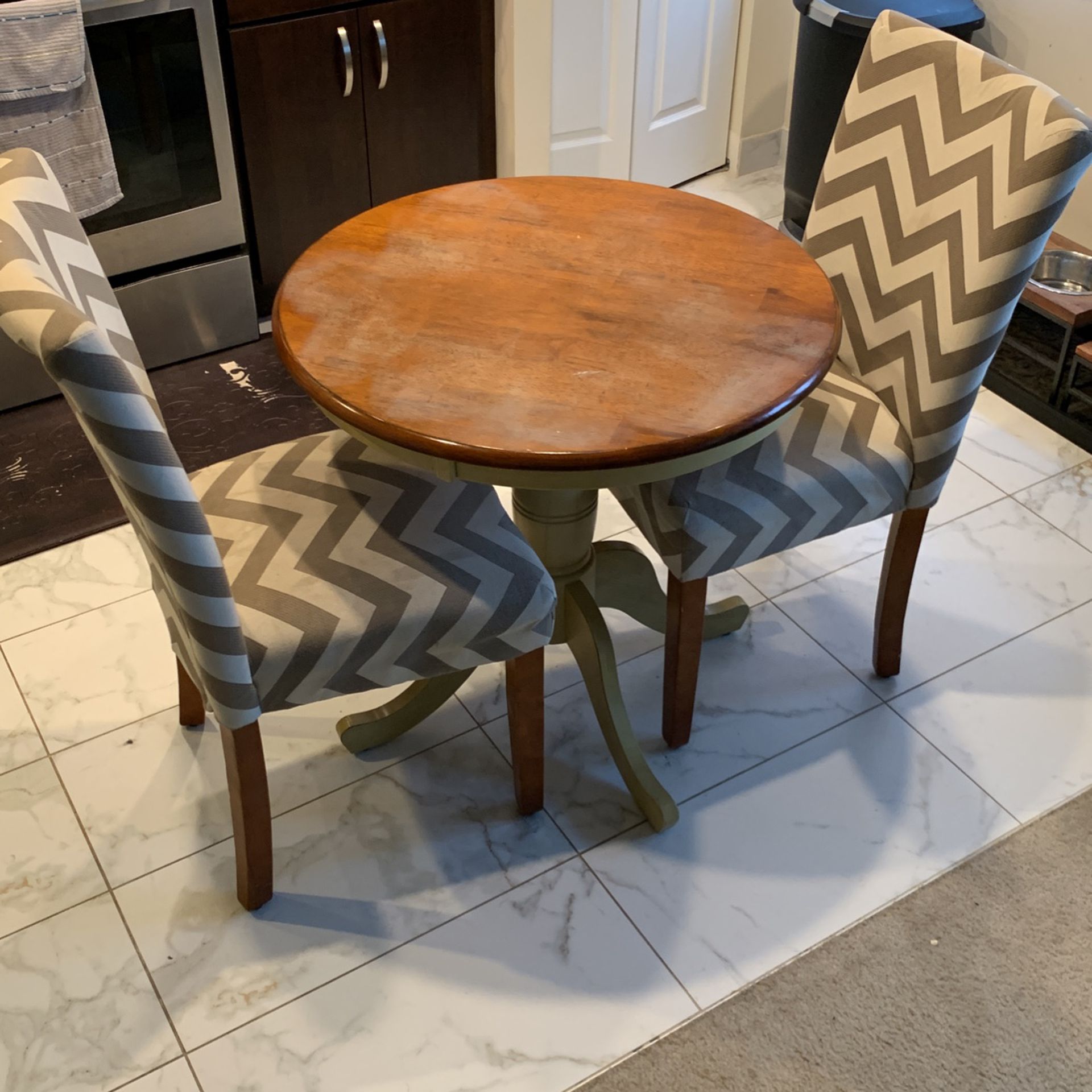 Kitchen Table  And Chairs 