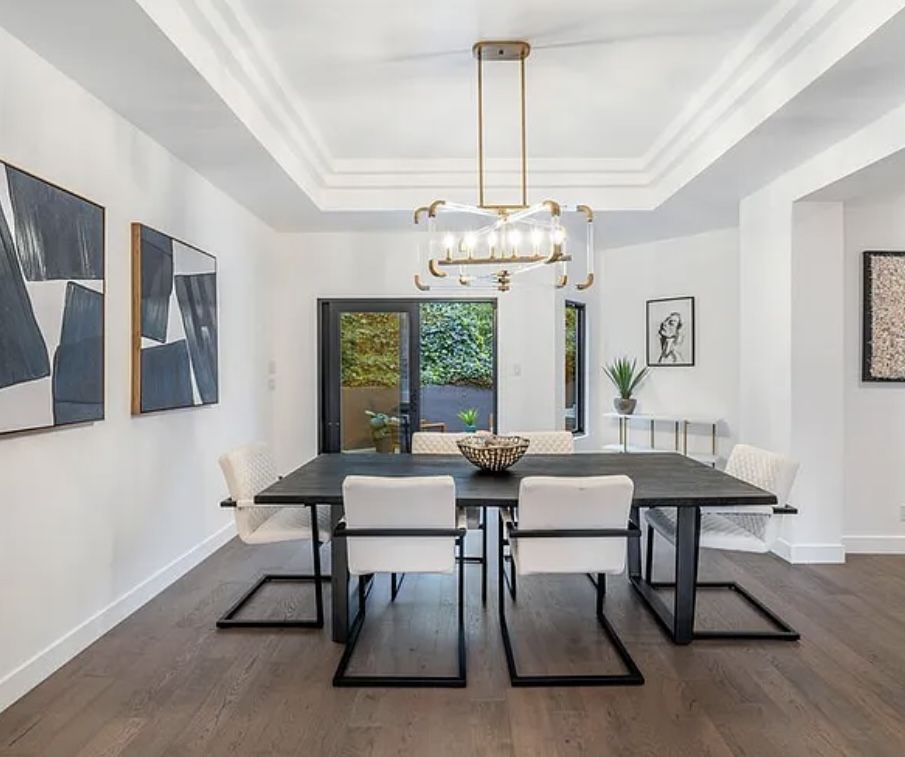 Set Of 6 Modern leather And metal Dining Chairs