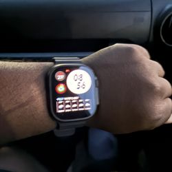 Apple Watch Ultra 2 Black Titanium Comes With Charger 