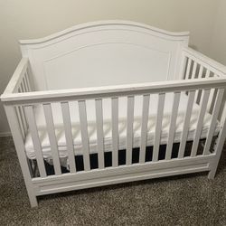 Davinci Charlie 4-in-1 Convertible Adjustable White Crib (nontoxic baby crib, mattress not included)