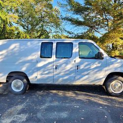 2003 Ford E250 Super Duty Cargo Van 