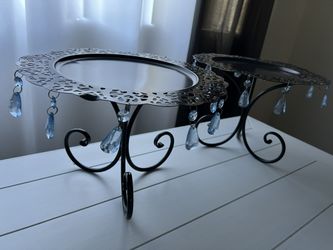 2 Cake Stands