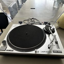 Audio-Technica AT-LP120-USB Turntable