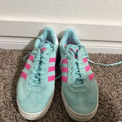 women’s adidas size 9