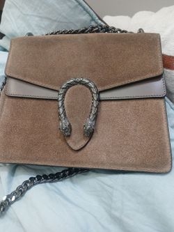 Gucci
Suede Medium Dionysus Shoulder Bag Taupe