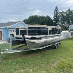 2018 Sweetwater Coastal Edition Pontoon Boat