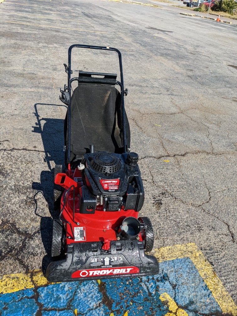 1.5 in. 159 cc Gas Chipper Shredder Vacuum brand new machine used bag missing hose