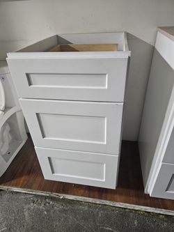 White Shaker Drawer Cabinet 18"