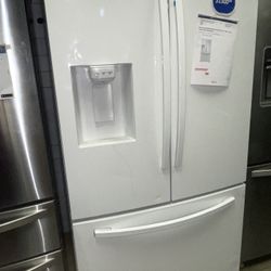 Samsung RF28R6202WW/AA 36" 28.07 cu.ft. White 3-Door French Door Refrigerator