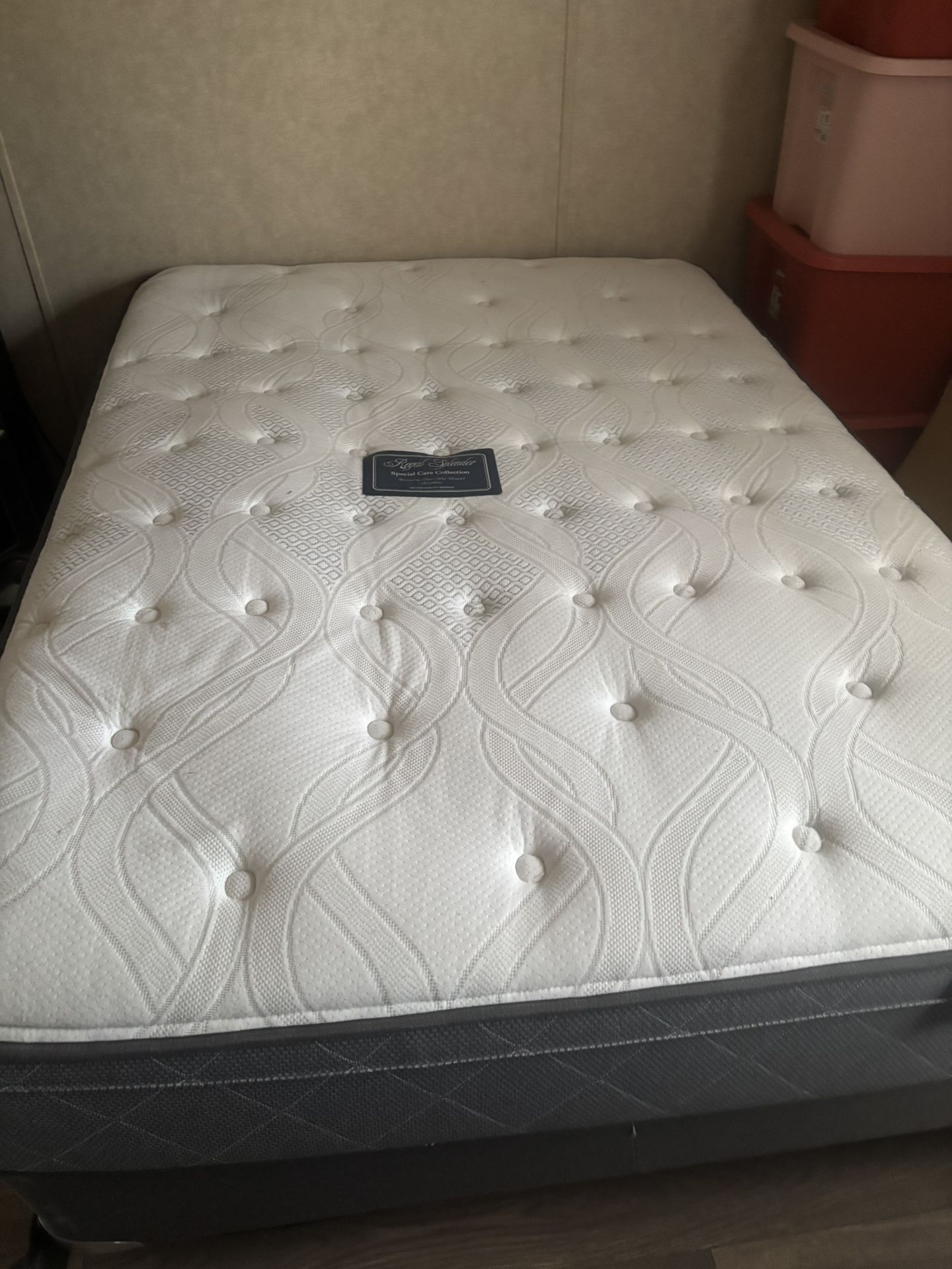 Bed Full Size
