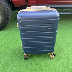 Luggage 20 in new $40