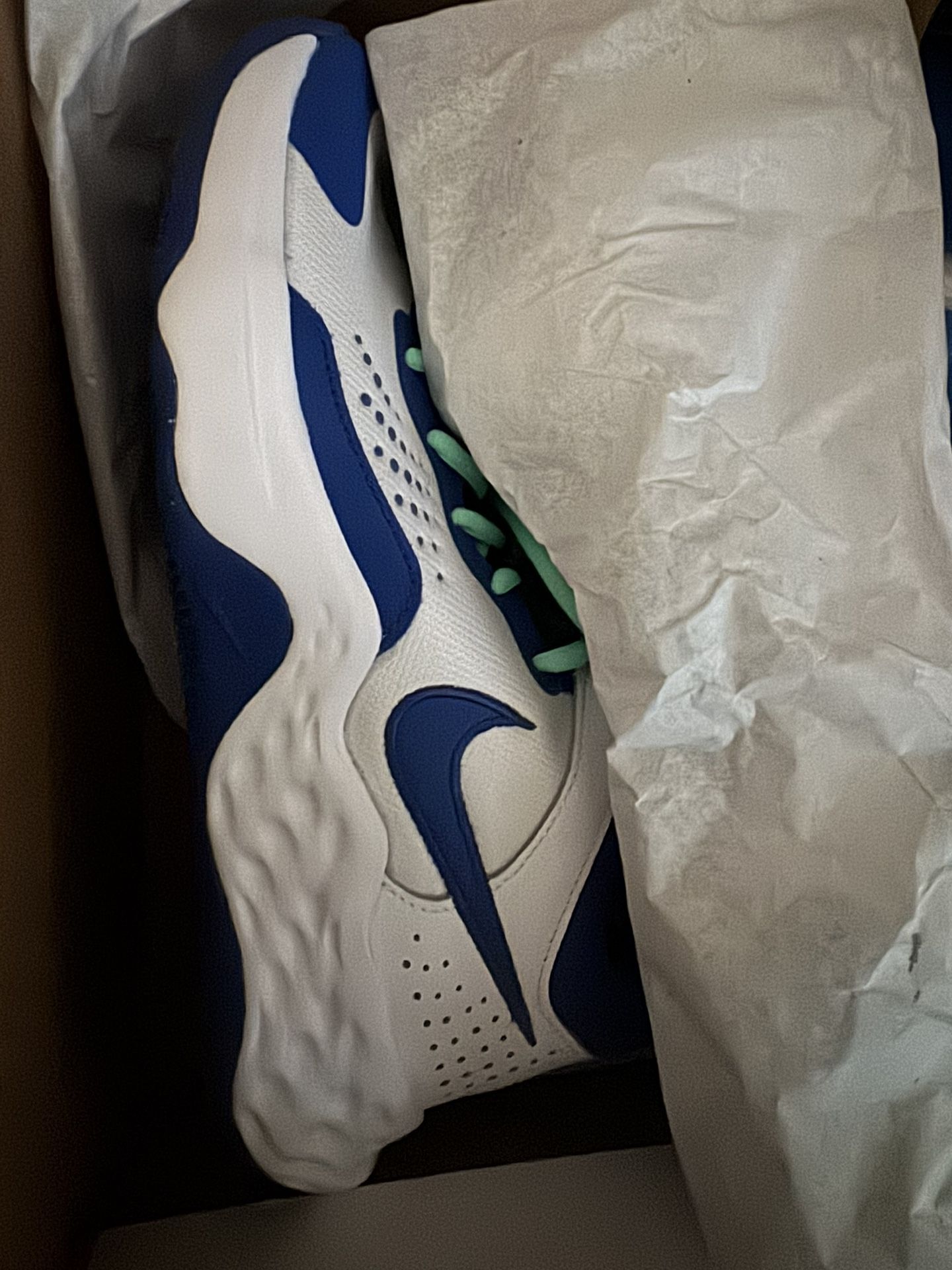 Nike https://offerup.com/redirect/?o=Rmx5LkJ5 Mid 3 White Game Royal Size 10&10.5