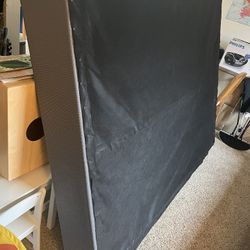 Box spring —Queen Size