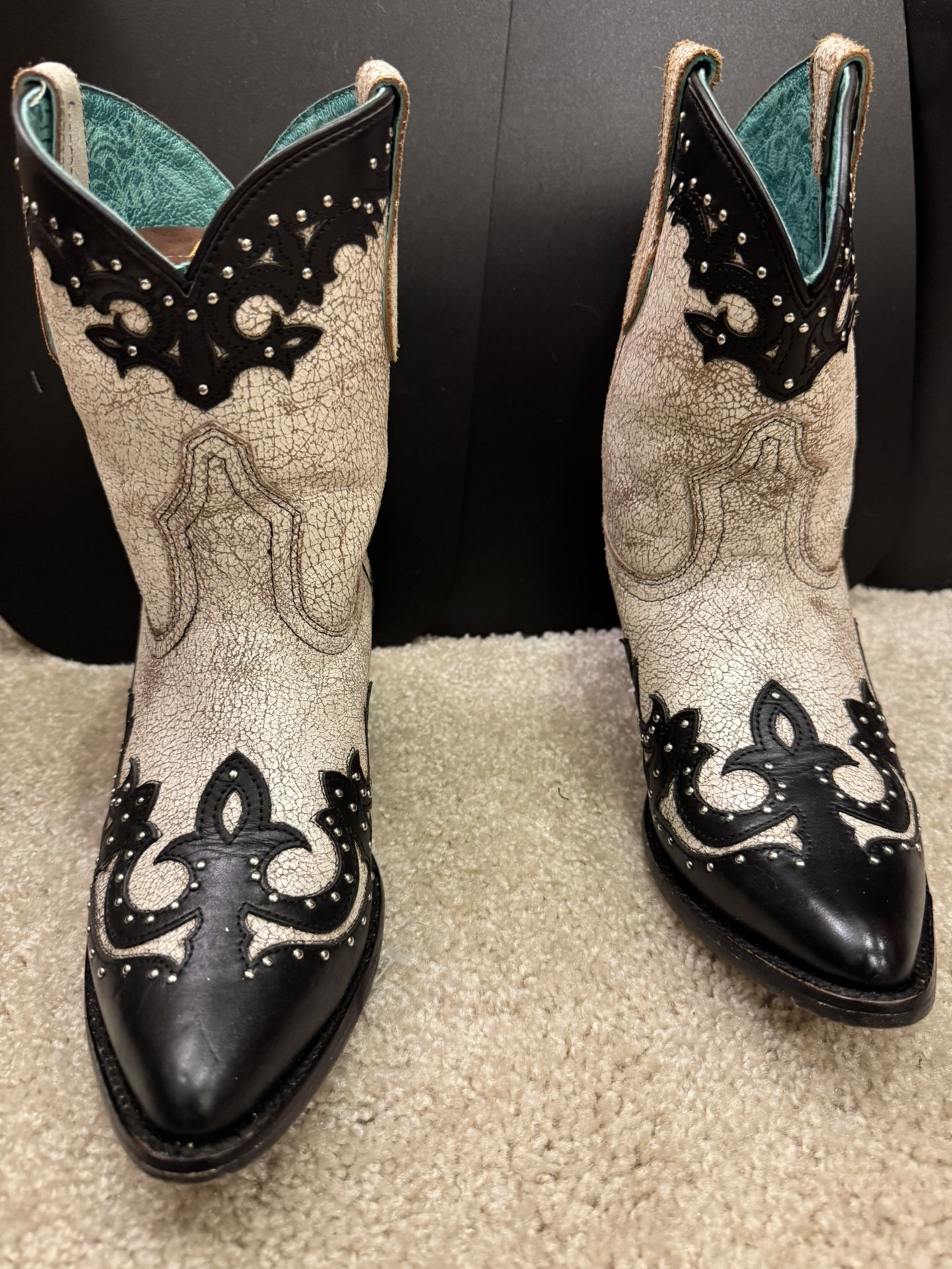 Corral women’s short western boots 