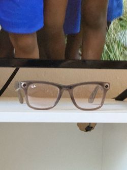 Meta glasses
