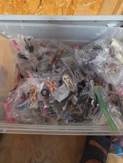 Large Lot of Star Wars Action Figures