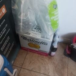 Champagne Bottles 18 Plus Cups 