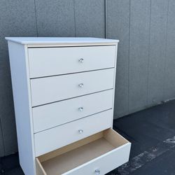 White Chest 5 Drawer Dresser With Diamond Knobs💎