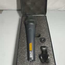 Dynamic XLR Microphone & Hardcase BRAND NEW UNUSED
