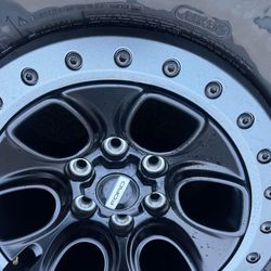 4 FORD RAPTOR RIMS&TIRES 17” $2200