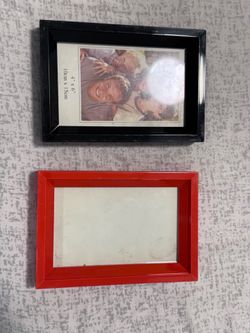 Pair of picture frames 4” x 6 “