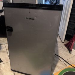 MINI FRIDGE 