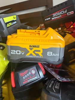 DeWalt 20V Max XR 8Ah Lithium-Ion Battery