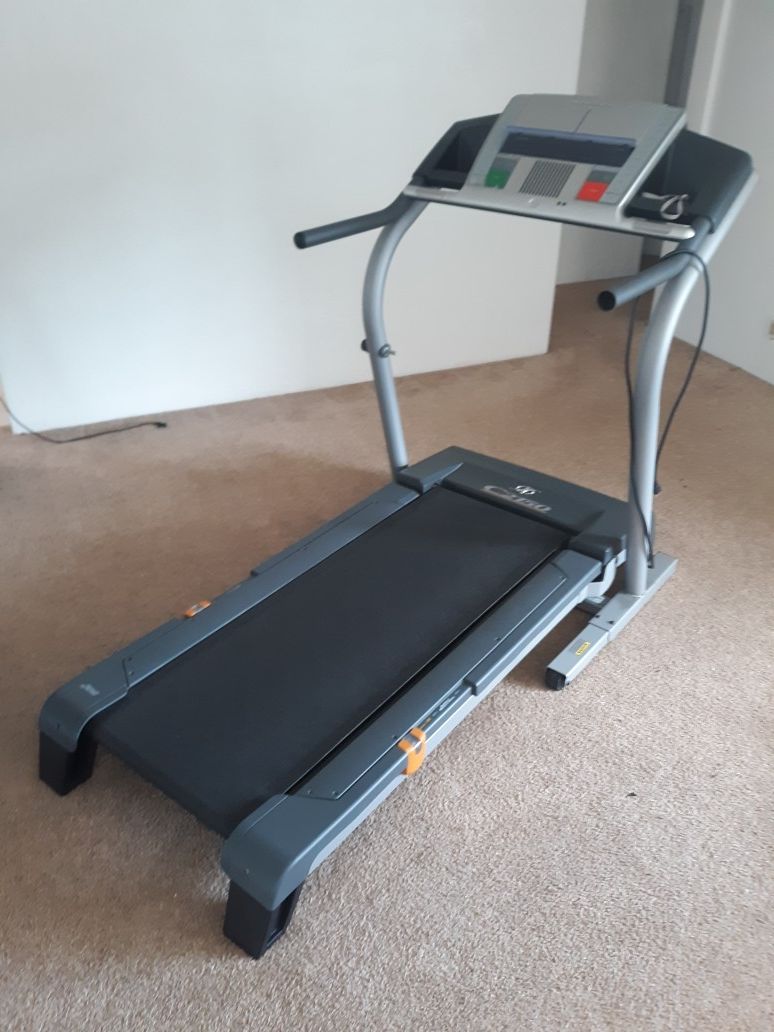 Nordictrack C2150 Treadmill...great condition...Clean