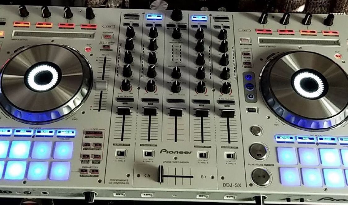 Pioneer DJ-SX-w Digital Serato Controller White Dj Mixer with Hard Case USED