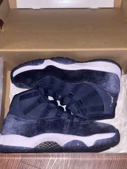 Women’s Jordan 11(Midnight Navy)(Read Description)