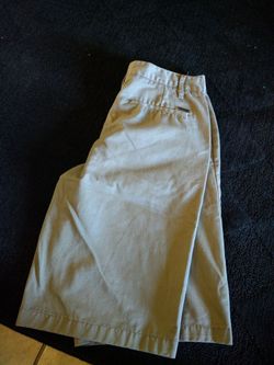 Khaki shorts. Size 30