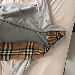 Burberry sweater