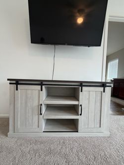 Modern farmhouse TV stand