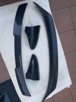 Like new! Carbon Fiber spoiler / back windshield/ M Style mirror caps for Lexus IS models $500