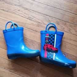 Boys Size 8 Rain Boots