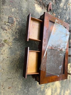 Vintage style coffee tables set of 3 read description