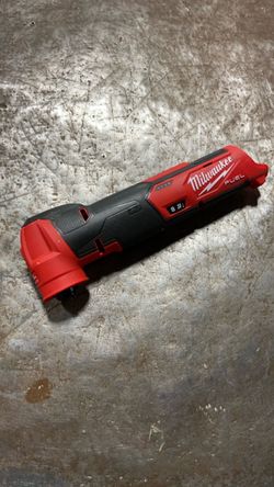 MILWAUKEE MULTI TOOL