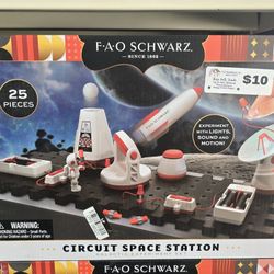 FAO Schwarz Space Station – Circuitry Set