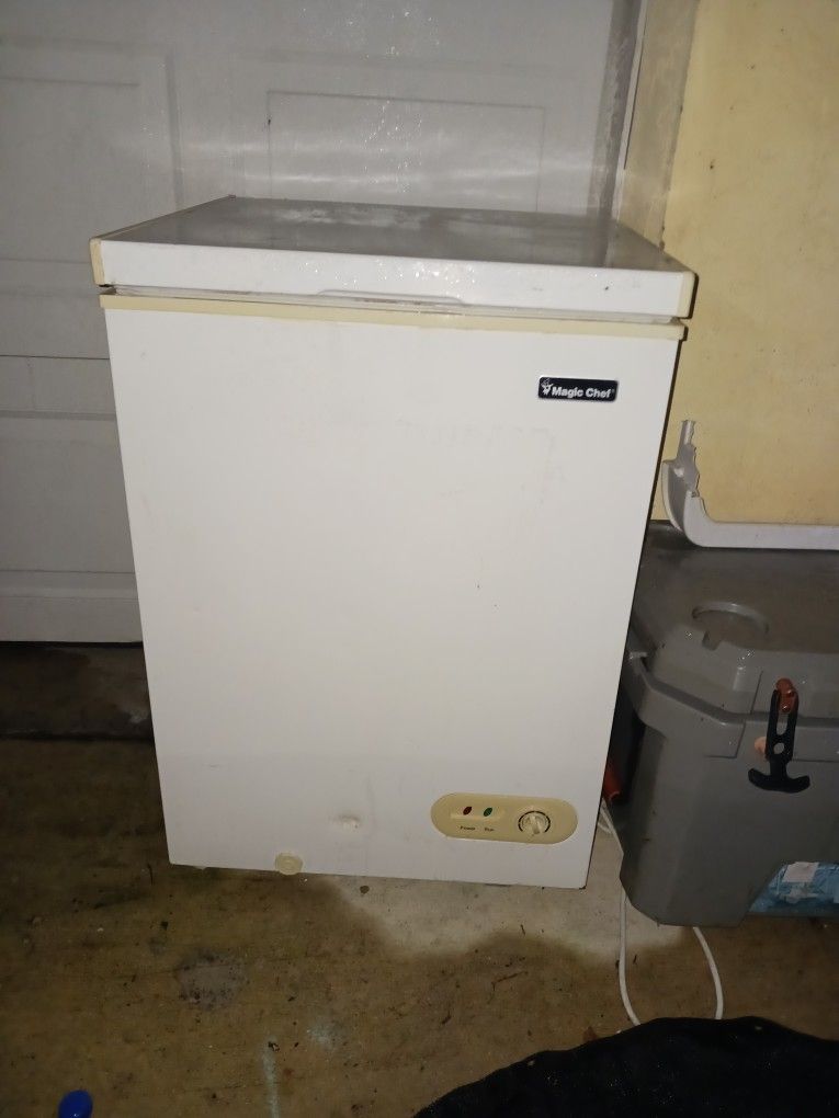 Majic Chef Deep Freezer Runs Great 1st $40 Gets It Firm